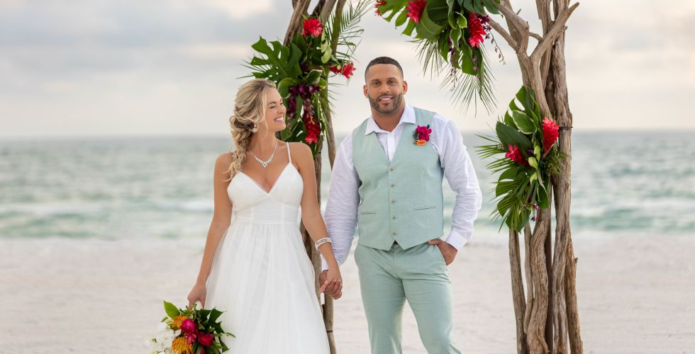 Devin Duggan Et Al. Posing For A Picture On A Beach